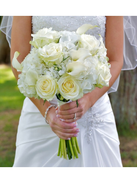 Cách bó hoa cưới cẩm tú cầu kiểu mẫu