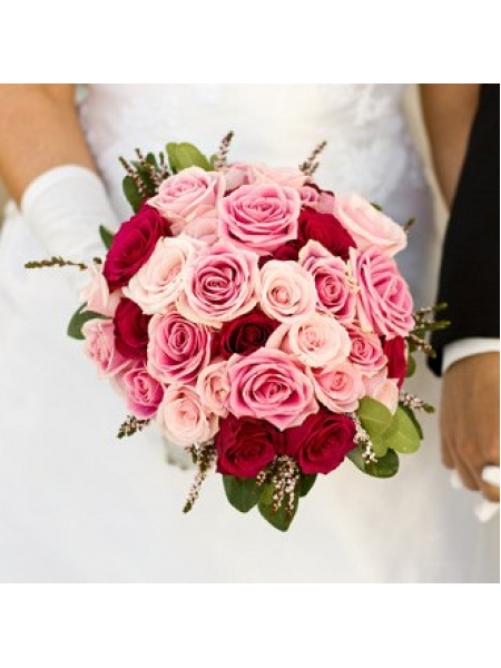 Cách bó hoa cưới bằng hoa hồng