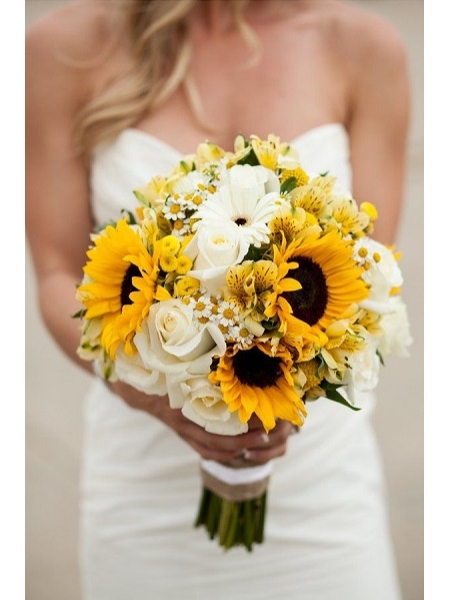 Bó hoa cưới là món quà tuyệt vời để tặng cho cặp đôi trong ngày trọng đại của họ. Hãy xem bức ảnh để ngắm nhìn những mẫu hoa cưới đẹp nhất và tìm hiểu cách lựa chọn hoa phù hợp với phong cách cưới của bạn.